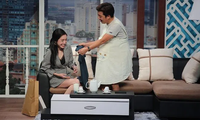 Trường Giang khoe nhẫn đính hôn, `dằn mặt` Elly Trần